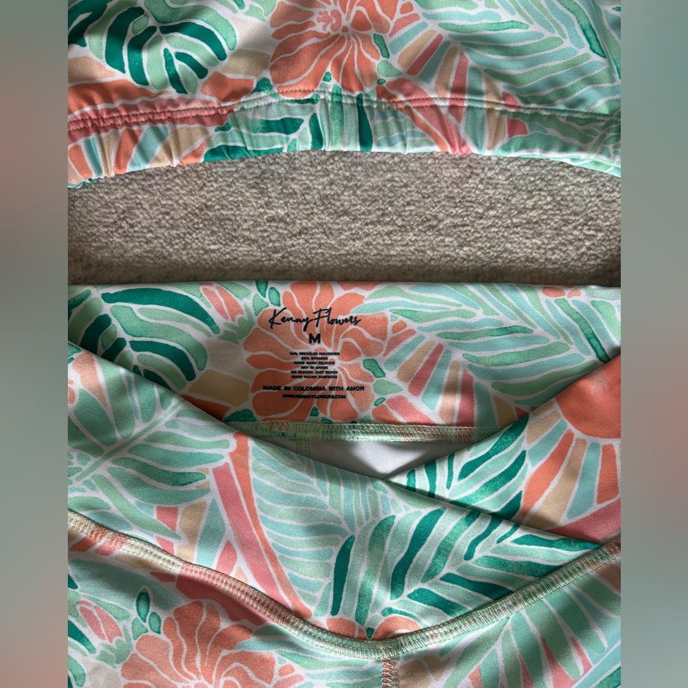 NWT Kenny Flowers biker shorts and top two piece set.  Size M - Picture 7 of 9